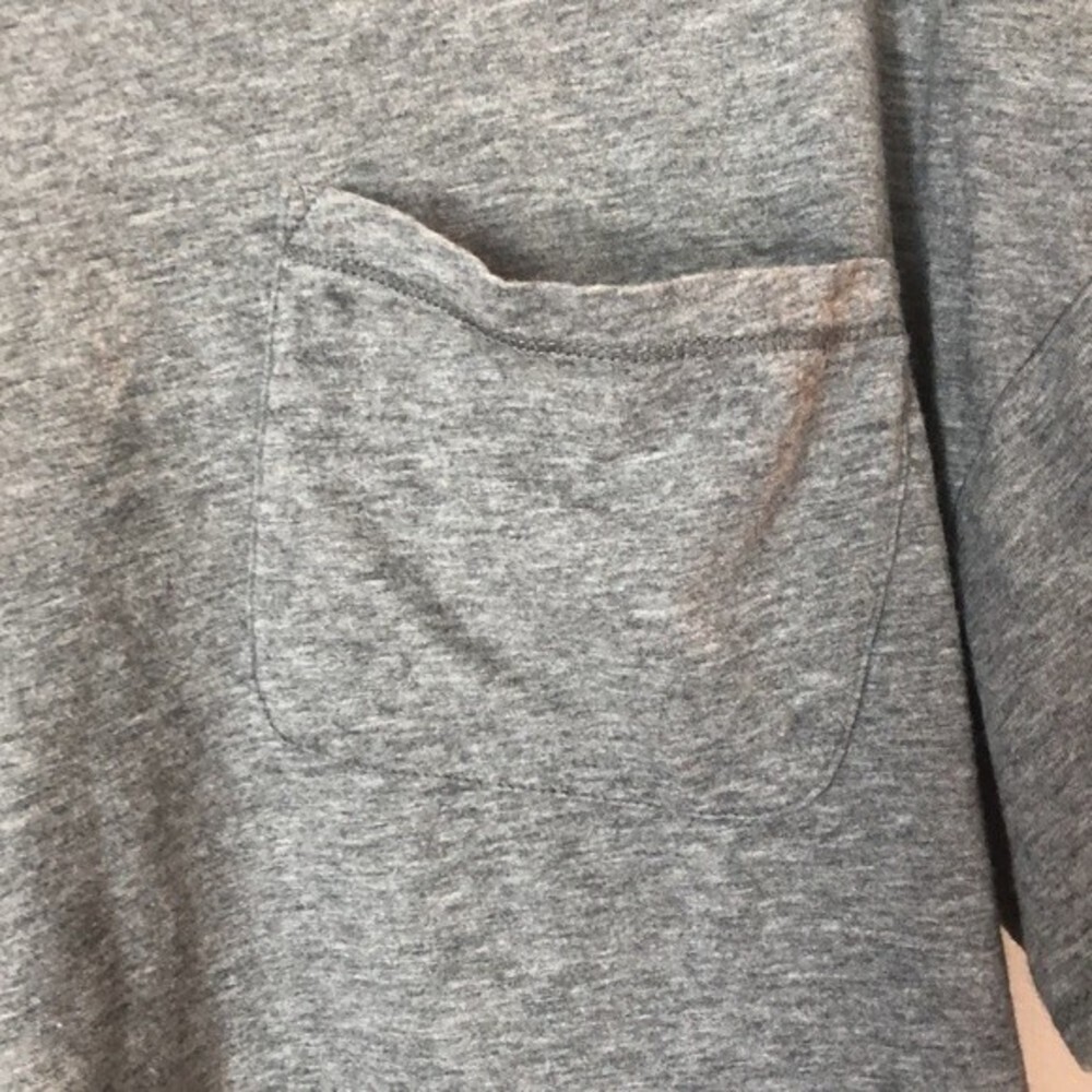 Hollister T-Shirt Cropped Gray SZ Medium Short Sleeve - Picture 2 of 5